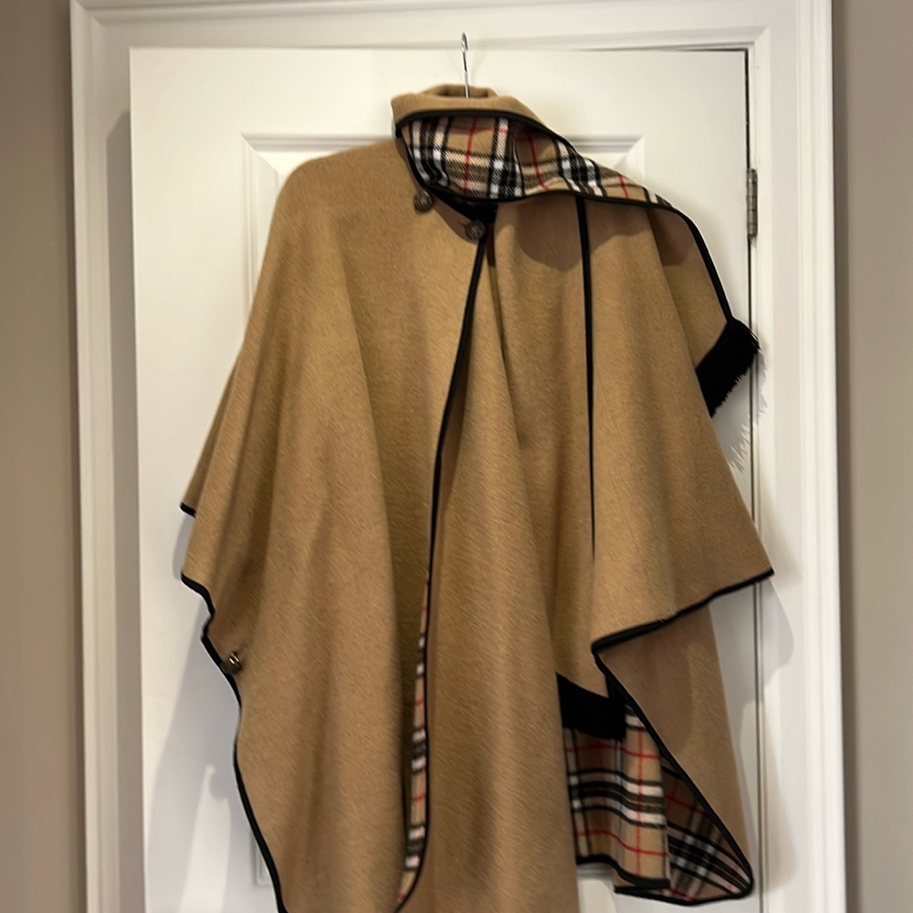 Reversible cap with scarf